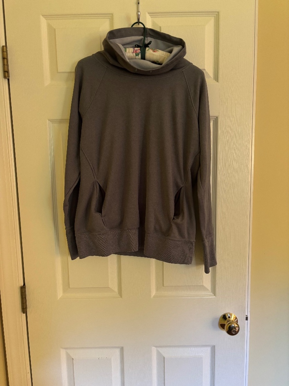 Marmot Funnel Neck top with pockets